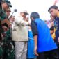 Menteri Pertahanan RI Prabowo Subianto ke Koramil 0912/Lembang, Bandung Barat disambut anak-anak disabilitas. (Dok. Tim Media Prabowo Subianto) 
