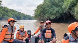 Tim Gabungan Temukan Jasad Pemuda Didik Nugroho yang Hanyut Sejauh 15 Km di Bengawan Madiun. (Dok. FIN)