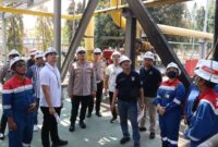 Aparat kepolisian mengamankan lokasi insiden guna menjaga keselamatan warga dan mendukung proses olah TKP. (Dok. Pertamina EP)