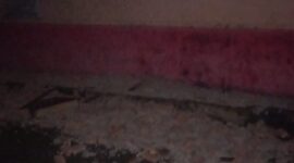 Plafon SDN Kutamaneuh 2 jebol pascagempa Bekasi, untungnya tidak ada aktivitas belajar saat kejadian. (Dok. BNPB)

