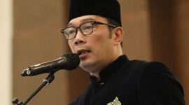 Mantan Gubernur Jawa Barat, Ridwan Kamil diduga gunakan dana korupsi beli Mercy keluarga Habibie. (Facebook.com @Ridwan Kamil)

